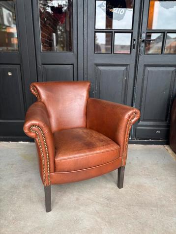 Klassieke Runderleren fauteuil beschikbaar voor biedingen