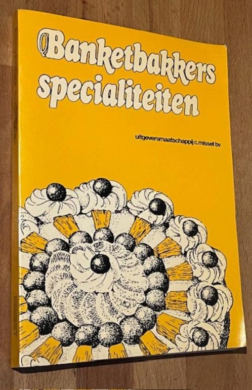 P.W.M. de Wit. Banketbakkers specialiteiten. C. Misset. 1979, Boeken, Kookboeken, Zo goed als nieuw, Taart, Gebak en Desserts