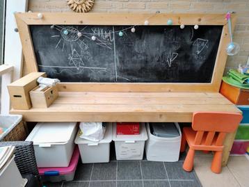 Steigerhouten krijtbord beschikbaar voor biedingen