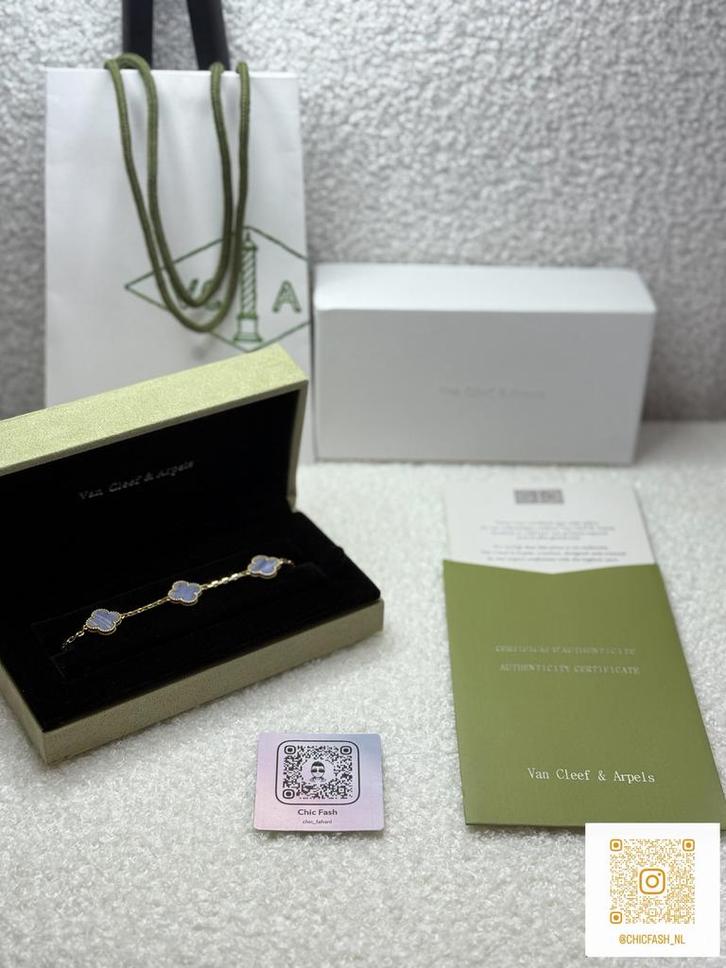 Van Cleef & Arpels Armband - Alhambra, Sieraden, Tassen en Uiterlijk, Armbanden, Nieuw, Goud, Blauw, Ophalen of Verzenden