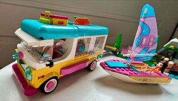 Leuke Lego Friends set - Camper en Zeilboot beschikbaar voor biedingen