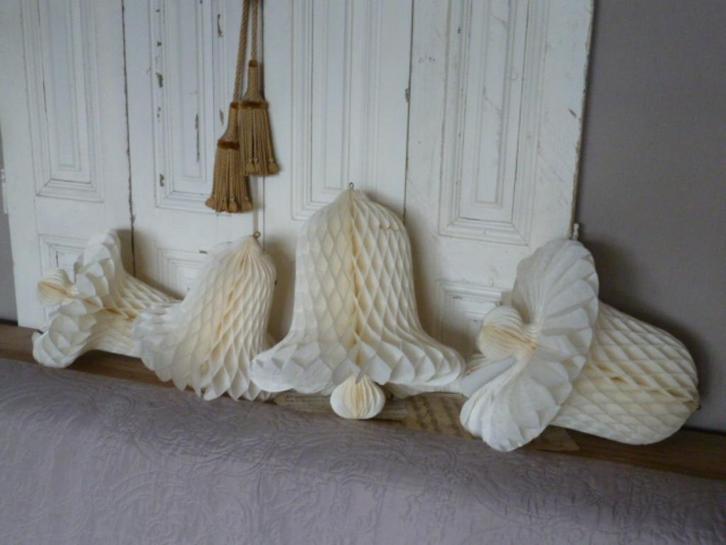 4 Oude papieren klokken, Diversen, Kerst, Gebruikt, Ophalen of Verzenden