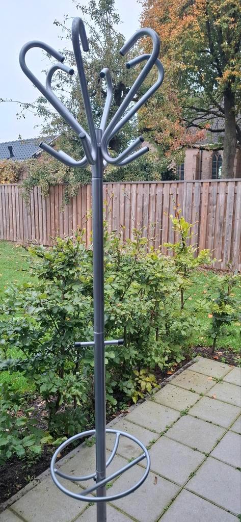 Metalen Staande Kapstok - Modern Design, Huis en Inrichting, Woonaccessoires | Kapstokken, Gebruikt, Staande kapstok, 150 tot 200 cm