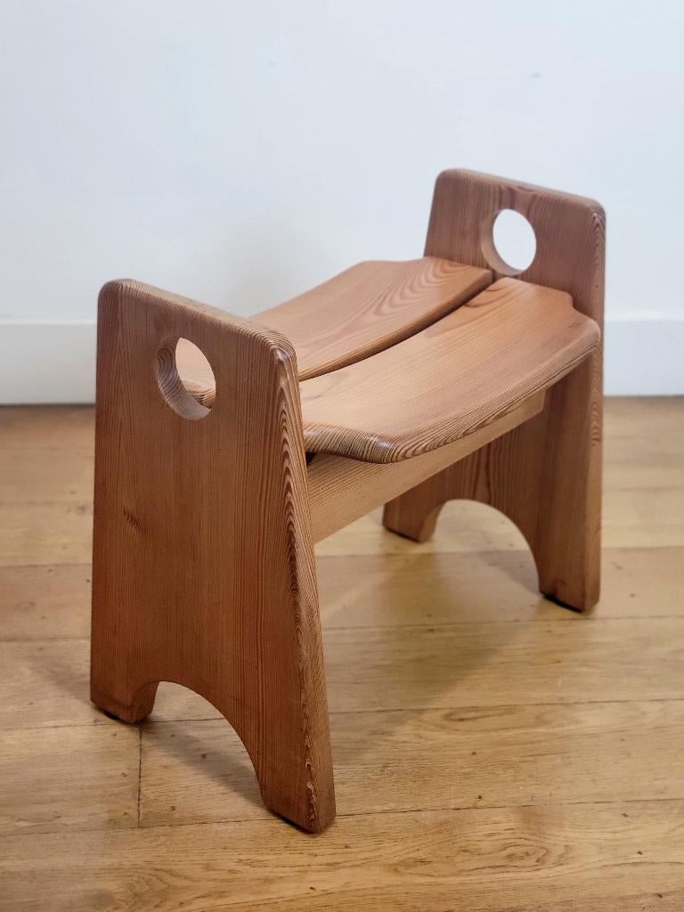 Grenen kruk van Gilbert Marklund voor Furusnickarn, Zweden, Huis en Inrichting, Krukjes, Gebruikt, Ophalen of Verzenden, Hout