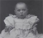 Antieke CDV - baby in wit jurkje (res-chr), Antiek en Kunst, Ophalen of Verzenden