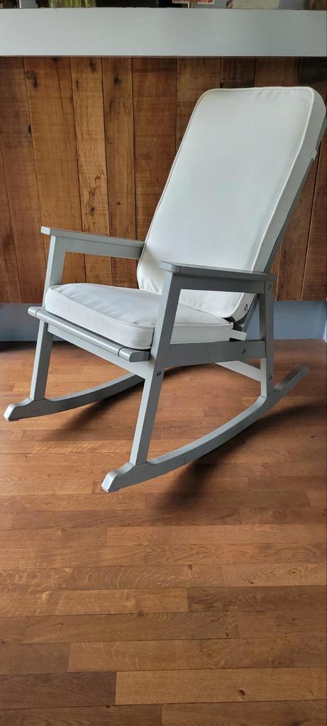 Schommelstoel met kussens, Huis en Inrichting, Stoelen, Zo goed als nieuw, Eén, Wit, Ophalen
