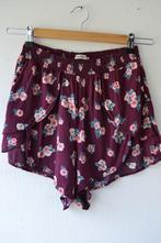 boho bloemen short korte broek pull&bear maat L, Kleding | Dames, Broeken en Pantalons, Kort, Maat 42/44 (L), Nieuw, Ophalen of Verzenden