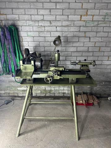 Compacte Draaibank met Toebehoren beschikbaar voor biedingen