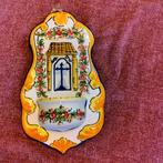 Antiek wijwaterbakje met bloemmotieven, Antiek en Kunst, Antiek | Keramiek en Aardewerk, Ophalen of Verzenden