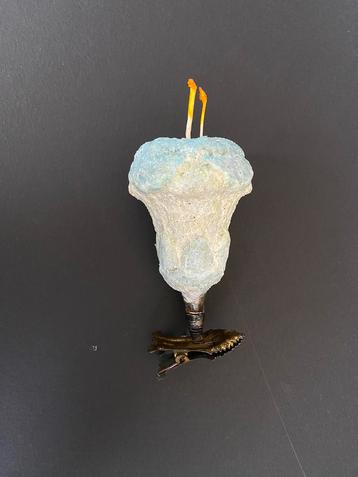 Oude kerstbal besuikerde bloem met meeldraden beschikbaar voor biedingen