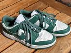 Nike low dunk groen - maat 43, Kleding | Heren, Schoenen, Overige kleuren, Nike, Ophalen of Verzenden, Sneakers of Gympen