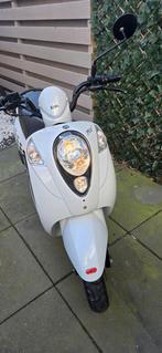 Sym Mio 50 geel kenteken - 45km/u, Fietsen en Brommers, Scooters | SYM, Gebruikt, Maximaal 45 km/u, Benzine, Ophalen