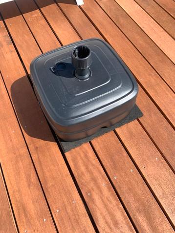 Parasol voet nieuw ( 3 stuks ) beschikbaar voor biedingen