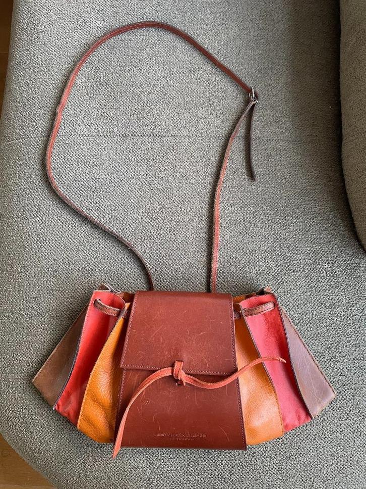 Mooie Butterfly tas van Hester van Eeghen, Sieraden, Tassen en Uiterlijk, Tassen | Damestassen, Gebruikt, Schoudertasje, Bruin