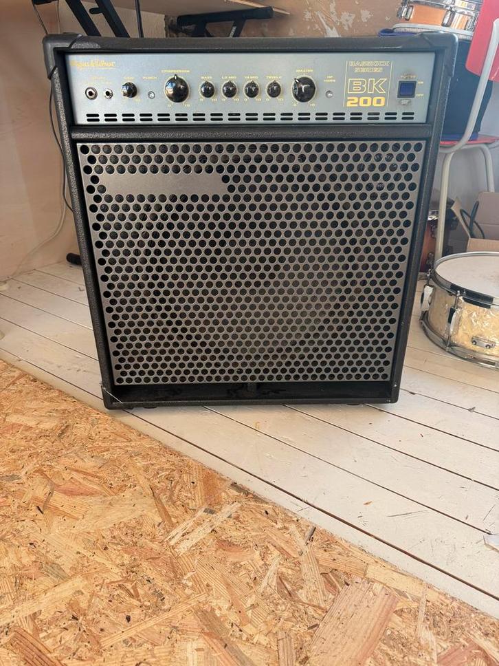 Hughes & Kettner BK 200 Basversterker, Muziek en Instrumenten, Versterkers | Bas en Gitaar, Gebruikt, Basgitaar, 100 watt of meer