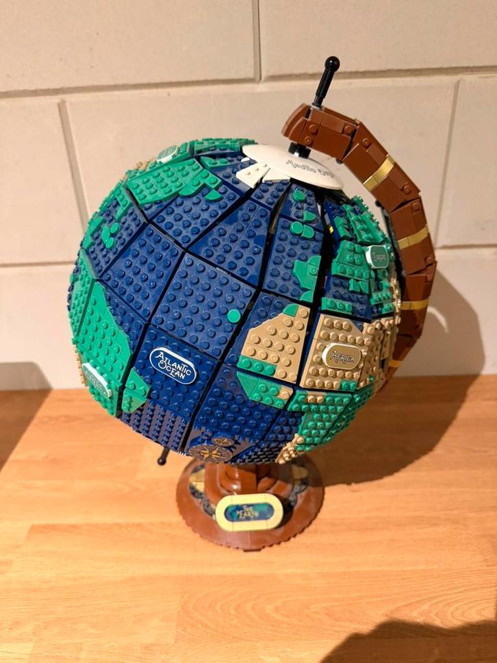 Lego 21332 - Ideas: The Globe, Kinderen en Baby's, Speelgoed | Duplo en Lego, Zo goed als nieuw, Lego, Complete set, Ophalen of Verzenden