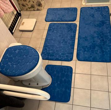 Blauwe Badkamer Garnituur - 5 Delig beschikbaar voor biedingen