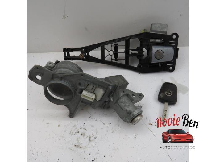 Slotenset van een Opel Astra, Auto-onderdelen, Carrosserie en Plaatwerk, Opel, Gebruikt, 3 maanden garantie, Ophalen of Verzenden