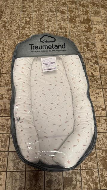 Traumeland babynest + gratis tweede nest beschikbaar voor biedingen