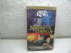 vhs 210b needful things, Vanaf 16 jaar, Ophalen of Verzenden, Zo goed als nieuw, Actie en Avontuur