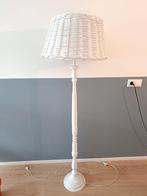 Mooie lamp in landelijke stijl, Huis en Inrichting, Lampen | Vloerlampen, Ophalen, Zo goed als nieuw