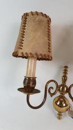 Antieke lamp, messing met 2 spekkapjes. Wandlamp. 3A6, Antiek en Kunst, Ophalen of Verzenden