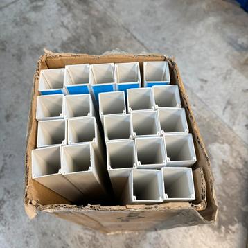 22 stuks Kabelgoot 1M lang 40x40 mm beschikbaar voor biedingen