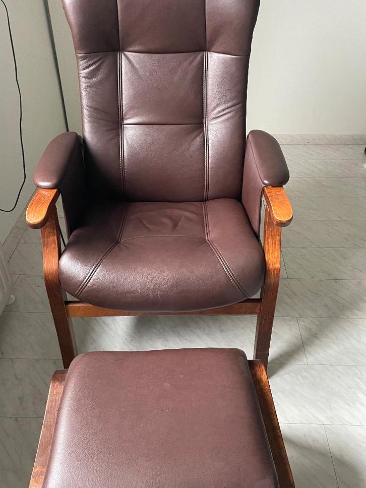 Leren nordic easy chair met poef, Huis en Inrichting, Fauteuils, Gebruikt, Hout, Leer, 50 tot 75 cm, Minder dan 75 cm, Ophalen