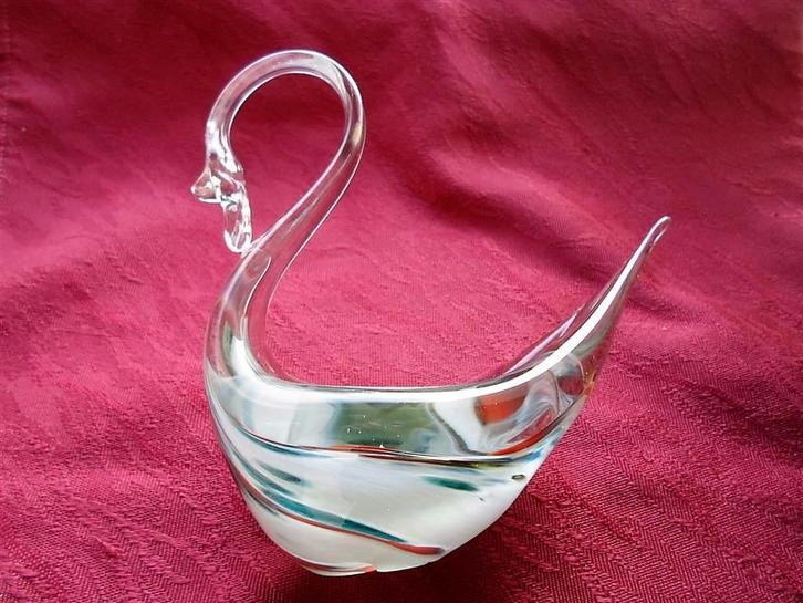 Handgeblazen Multicolored glas. Zwaan. Mtarfat Malt, Antiek en Kunst, Antiek | Glas en Kristal, Ophalen of Verzenden