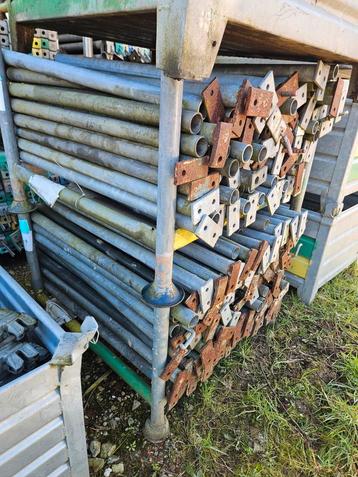 Ankerbuizen steiger met platte strip beschikbaar voor biedingen