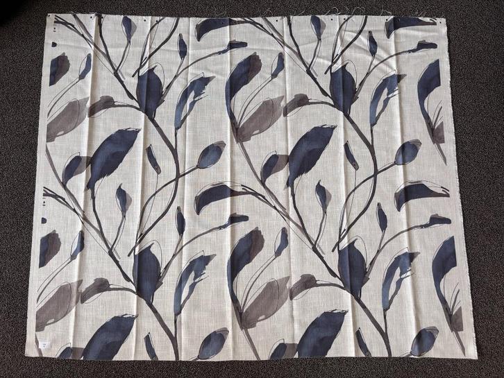 Lap stof blauw grijs blad 140 x 110 cm gordijnstof, Hobby en Vrije tijd, Stoffen en Lappen, Zo goed als nieuw, Polyester, 30 tot 120 cm
