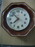 mooie vintage/ retro klok  23 x 23 cm, Ophalen of Verzenden, Gebruikt
