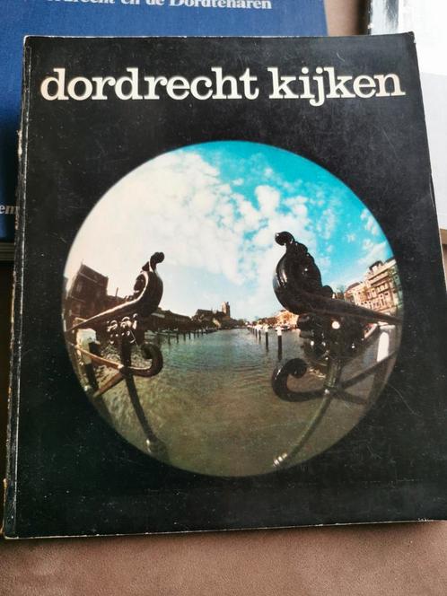 Boek Dordrecht kijken. Leuk als cadeau 5 boeken Dordt Dord, Boeken, Kunst en Cultuur | Beeldend, Zo goed als nieuw, Overige onderwerpen