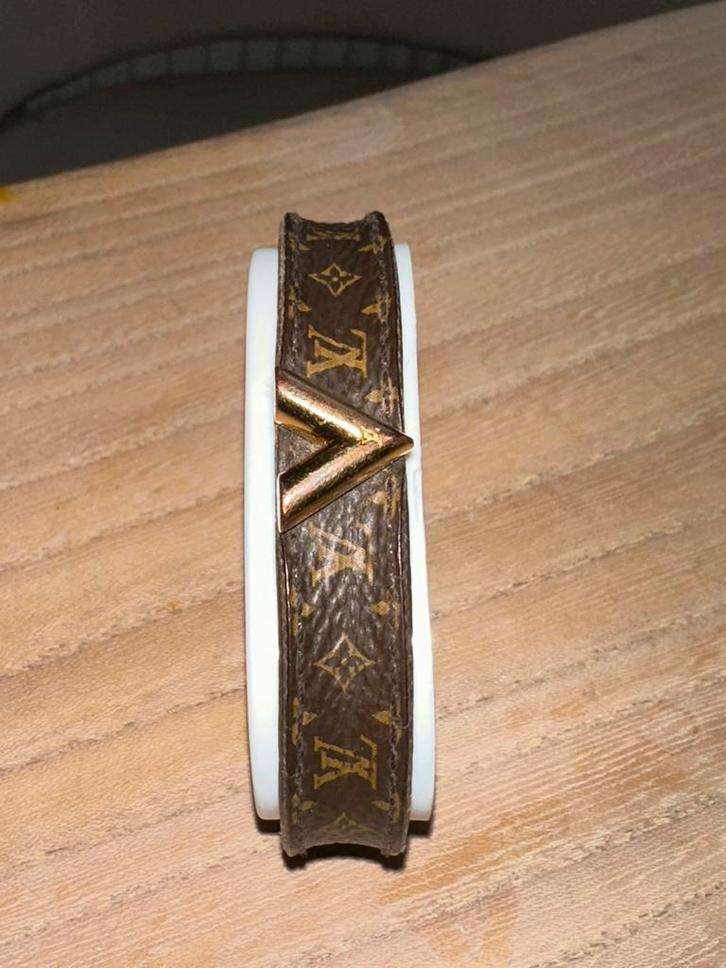Practig authentiek lederen Louis Vuitton Essential V-armband, Sieraden, Tassen en Uiterlijk, Armbanden, Gebruikt, Leer, Ophalen of Verzenden