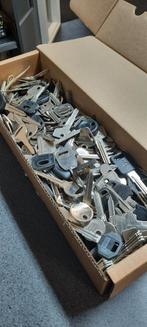 Doos vol blinde sleutels voor auto, Ophalen of Verzenden, Nieuw