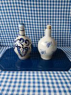 2 kruiken 1x Sonnema 1x druiventrossen H 22 dsn 7 cm onder, Antiek en Kunst, Ophalen of Verzenden