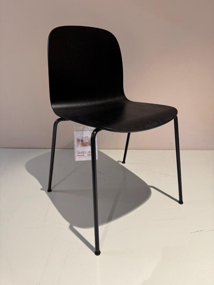 2 X Muuto eetkamerstoel Visu, Huis en Inrichting, Stoelen, Nieuw, Twee, Hout, Zwart, Ophalen