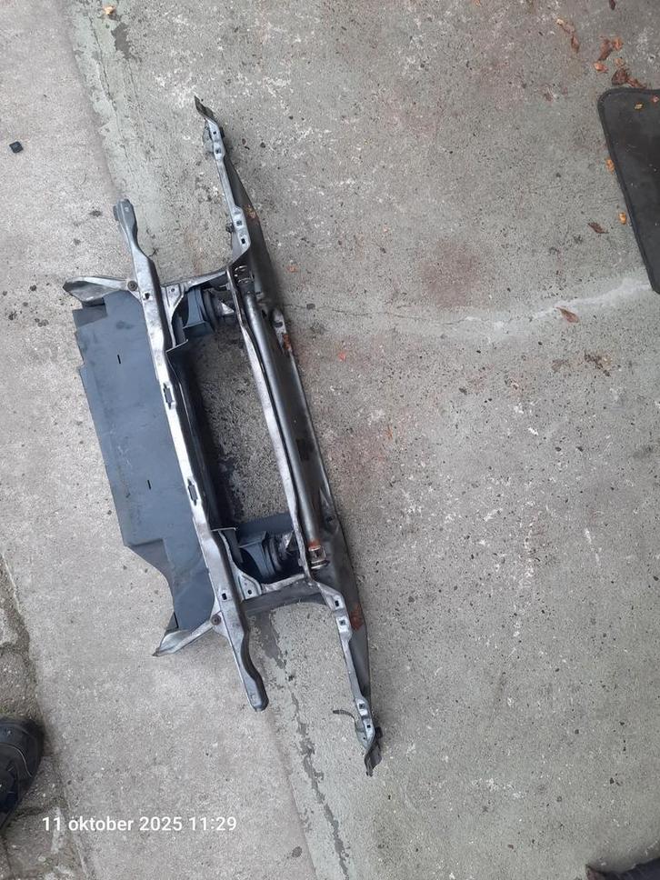 BMW E34 Front + Diverse Onderdelen, Auto-onderdelen, Carrosserie en Plaatwerk, Bumper, BMW, Voor, Nieuw, Ophalen