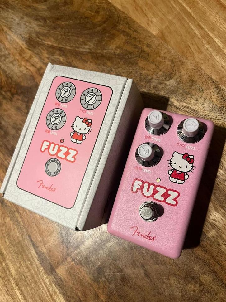 Fender Hello Kitty Fuzz pedal, Muziek en Instrumenten, Effecten, Distortion, Overdrive of Fuzz, Ophalen of Verzenden