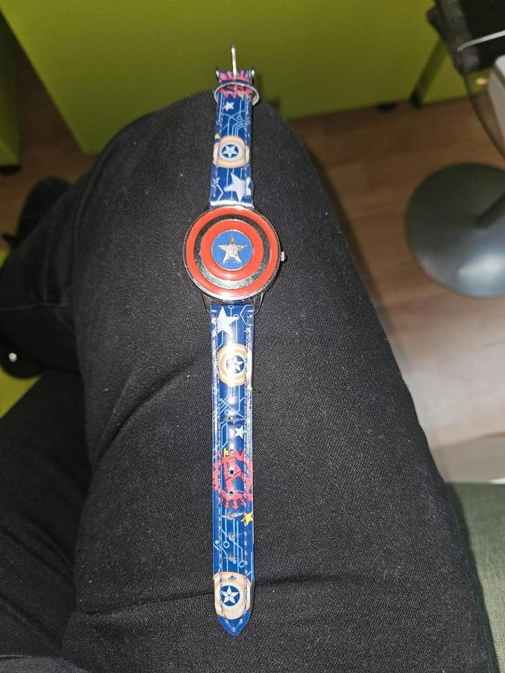 Marvel Avengers Kinderhorloge Kapitein Amerika & Spider-Man, Sieraden, Tassen en Uiterlijk, Horloges | Kinderen, Zo goed als nieuw