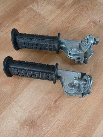 Nette voetensteuntjes voor achterop een fiets  beschikbaar voor biedingen