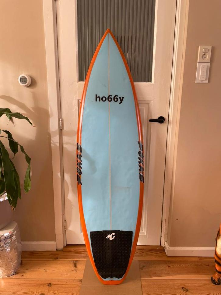 Pukas tasty treat 5.7, Watersport en Boten, Golfsurfen, Zo goed als nieuw, Shortboard, Ophalen