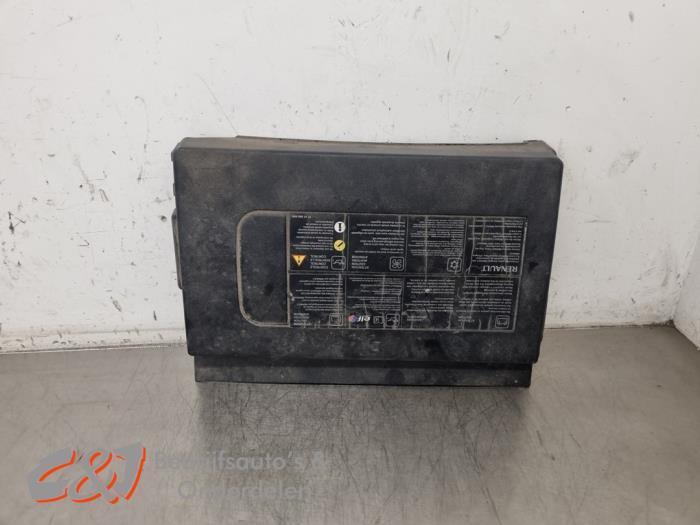 Accu afdekkap van een Renault Trafic, Auto-onderdelen, Accu's en Toebehoren, Renault, Gebruikt, 3 maanden garantie, Ophalen of Verzenden