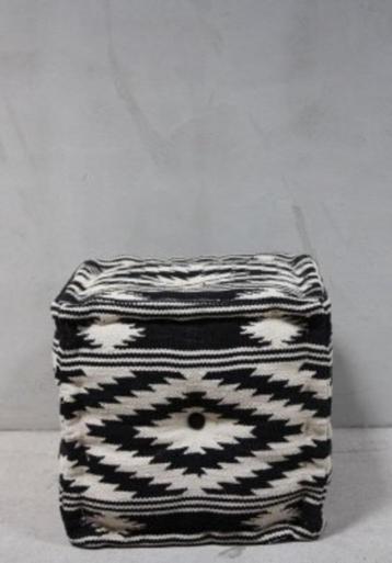 Stoere Etnische Kelim Poef Vintage Style Stoel Oosterse Kruk beschikbaar voor biedingen