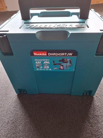 Makita-set klopboor met afzuiging en schroeftol beschikbaar voor biedingen