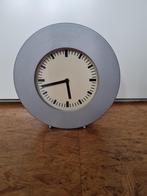 Te koop ronde wandklok, Ophalen of Verzenden, Zo goed als nieuw, Analoog, Wandklok