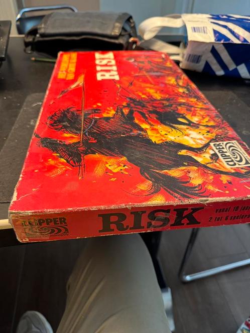 Risk de rode doos vintage in nieuwstaat, Hobby en Vrije tijd, Gezelschapsspellen | Bordspellen, Zo goed als nieuw, Ophalen of Verzenden