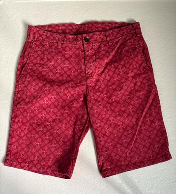 River Woods short - heren - rood - mt.40 (M) beschikbaar voor biedingen