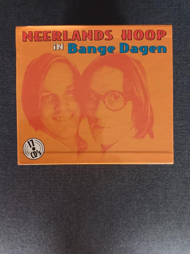 NEERLANDS HOOP IN BANGE DAGEN - 17 CD's BOX - Freek en Bram, Cd's en Dvd's, Cd's | Humor en Cabaret, Nieuw in verpakking, Boxset