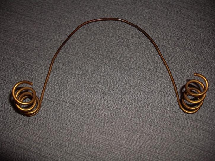 Oorijzertje Walcheren / Beuk Klederdracht Walcheren / Zeeuws, Antiek en Kunst, Antiek | Kleding en Accessoires, Verzenden